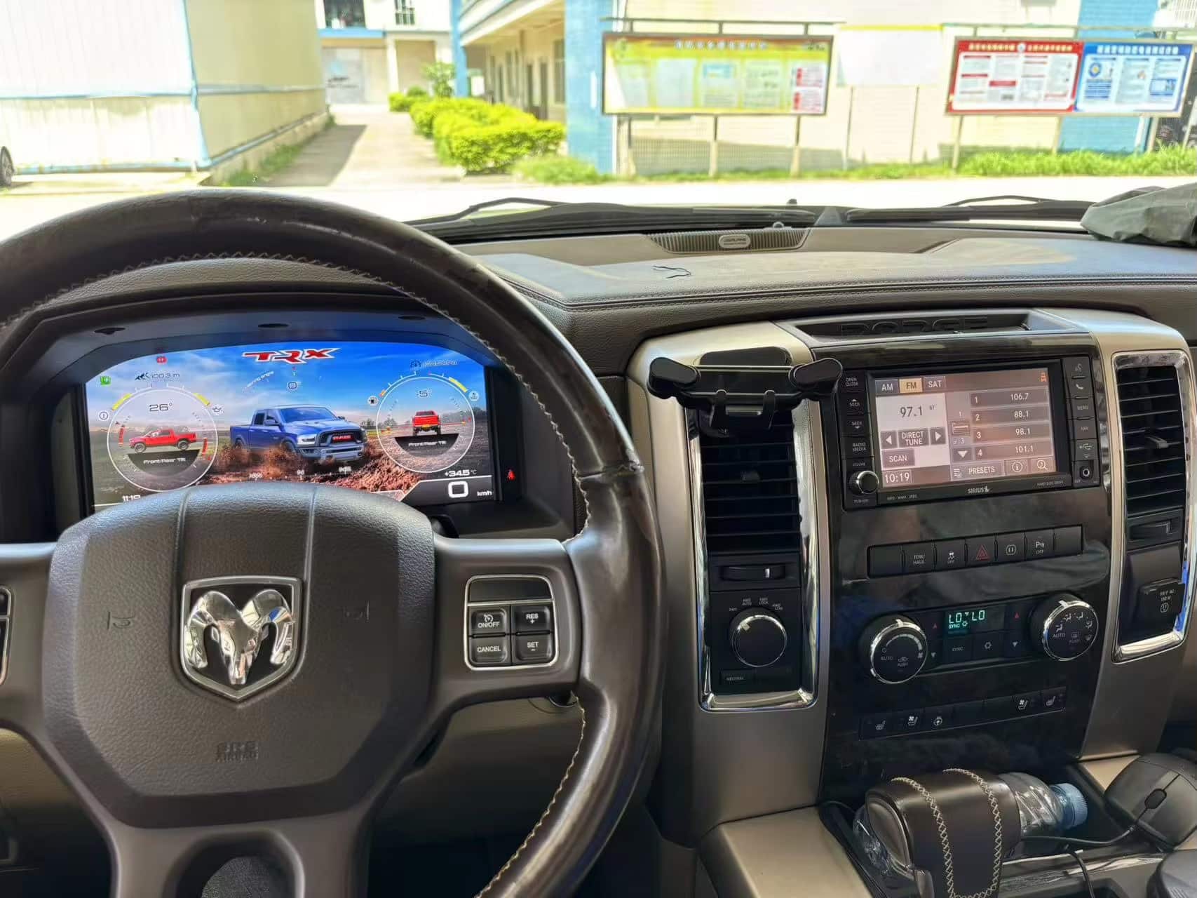 Aggiornamento del cruscotto digitale del Dodge Ram