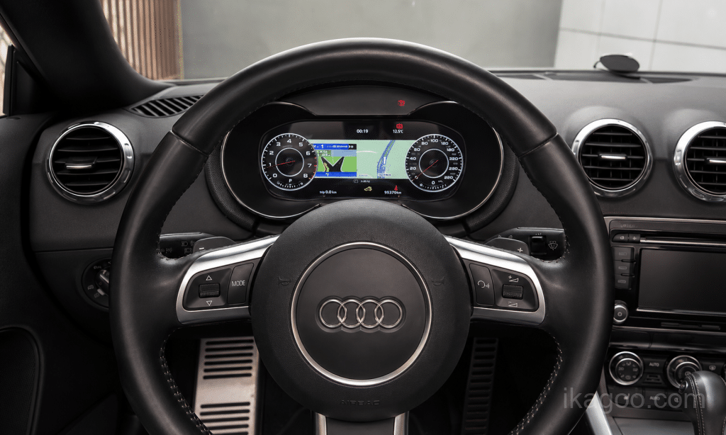 Risultato finale dell'installazione del quadro strumenti digitale Audi TT 8J