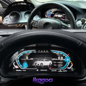 Quadro strumenti digitale BMW X5 E70 installato nel cruscotto che mostra il display di notte