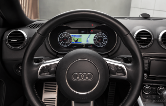 Risultato finale dell'installazione del quadro strumenti digitale Audi TT 8J